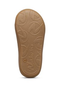 Suola in gomma marrone di una scarpa per bambini con motivi circolari testurizzati e il nome del marchio "Naturino" impresso, taglia 20 contrassegnata.