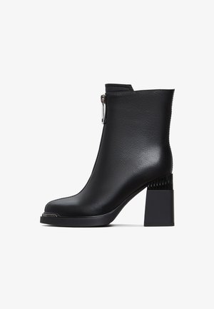 Cesare Gaspari, Bottines à talons hauts - black