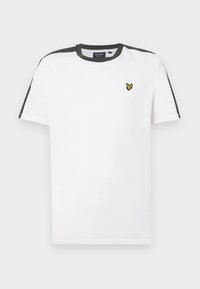 Vit bomulls-T-shirt med rund hals, svarta axelapplikationer och en liten gul logotyp på vänster bröst. Kort ärm.