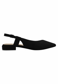 Slingback nera piatta con punta affusolata, realizzata in materiale morbido. Presenta un design con ritagli e un tacco quadrato basso.