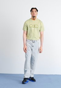 Thumbnail Image 2