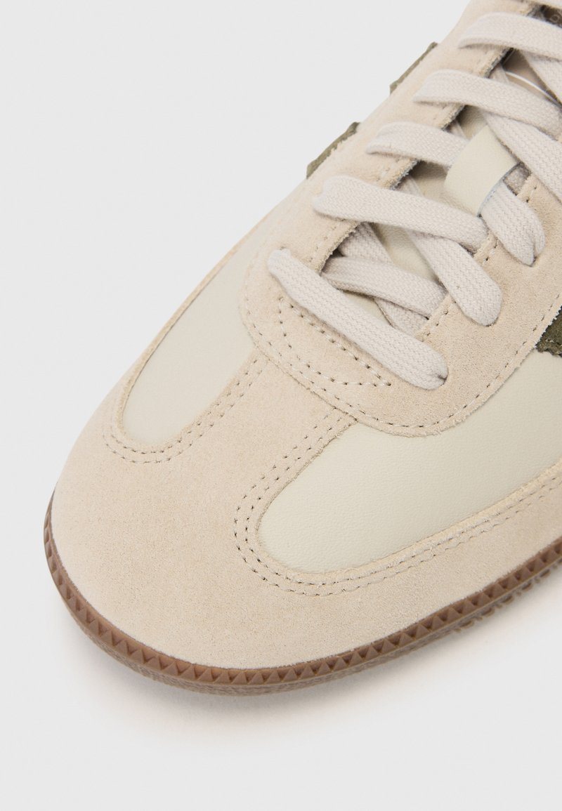 adidas Originals SAMBA OG UNISEX - Sneakers laag - alumina/medium dark khaki/gum