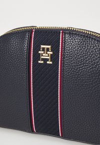 Tommy Hilfiger LEGACY WASHBAG - Wash bag - space blue