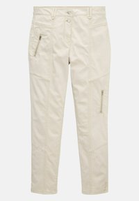Pantalon beige ajusté avec fermeture à double bouton, passants pour ceinture, panneaux cousus et deux poches verticales zippées sur le devant des cuisses.