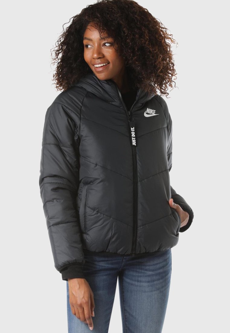 Nike Sportswear Winterjas zwart
