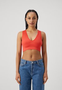 BDG Urban Outfitters JOSIE  - Topper - radiant red