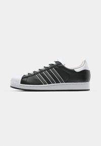 Unselected, core black/matte silver/footwear white