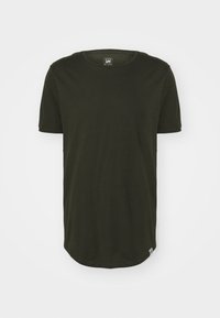SHAPED TEE - Navadna majica - olive night