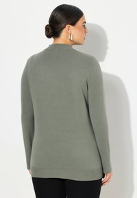 Ulla Popken STEHKRAGEN - Svetr - gray green
