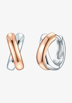 Dos anillos de metal: uno en plata pulida y el otro en oro rosa pulido, con diseños intersecados y bordes suaves y redondeados.