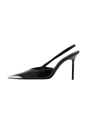 Talons aiguilles en cuir verni noir avec un bout pointu et un accent métallique sur le capuchon. Dispose d'un talon slim et d'un design à dos ouvert.