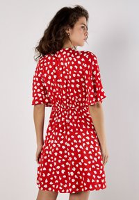 Apricot HEARTS    - Robe de jour - red