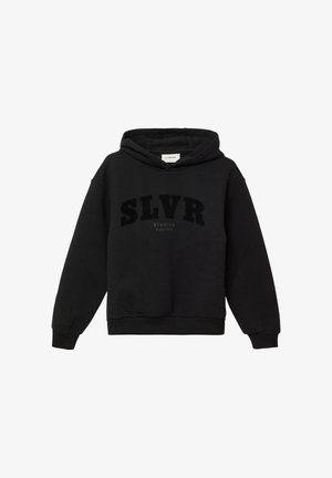 Czarna bluza z kapturem wykonana z mieszanki bawełny. Posiada duże, aksamitne logo "SLVR" oraz ściągacze przy mankietach, z luźnym krojem.