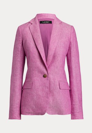 Blazer rose en tissu texturé, avec fermeture à un bouton, revers crantés et deux poches avant. Doublure intérieure.