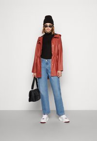 Vero Moda VMMALOU - Parca - chilli oil