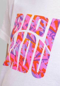 BIDI BADU SPIKE CHILL  - Camiseta deportiva - weiß pink