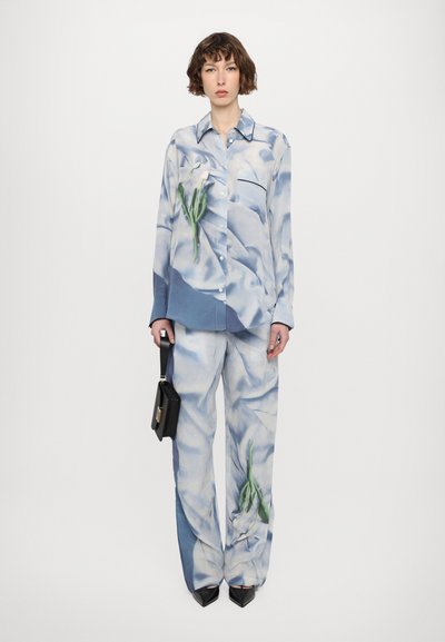 Victoria Beckham THE NANO DORIAN WITH WRISTLET - Pochette - black