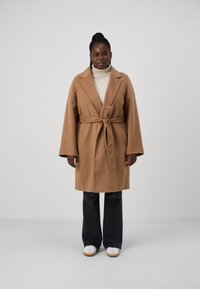 Tommy Hilfiger Curve BELTED COAT - Classic coat - light sepia brown