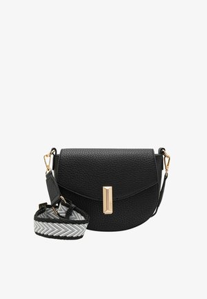 Sac en cuir noir à porter en bandoulière, avec une finition texturée, des détails en or et une bandoulière amovible arborant un motif zigzag noir et blanc.