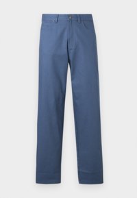 Μπλε βαμβακερό παντελόνι με ίσια γραμμή, διαθέτει κλείσιμο με κουμπί μπροστά και πέντε τσέπες. Ομαλή υφή, χωρίς ορατά σχέδια.