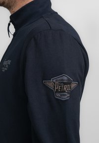 Petrol Industries Felpa con zip - sky captain