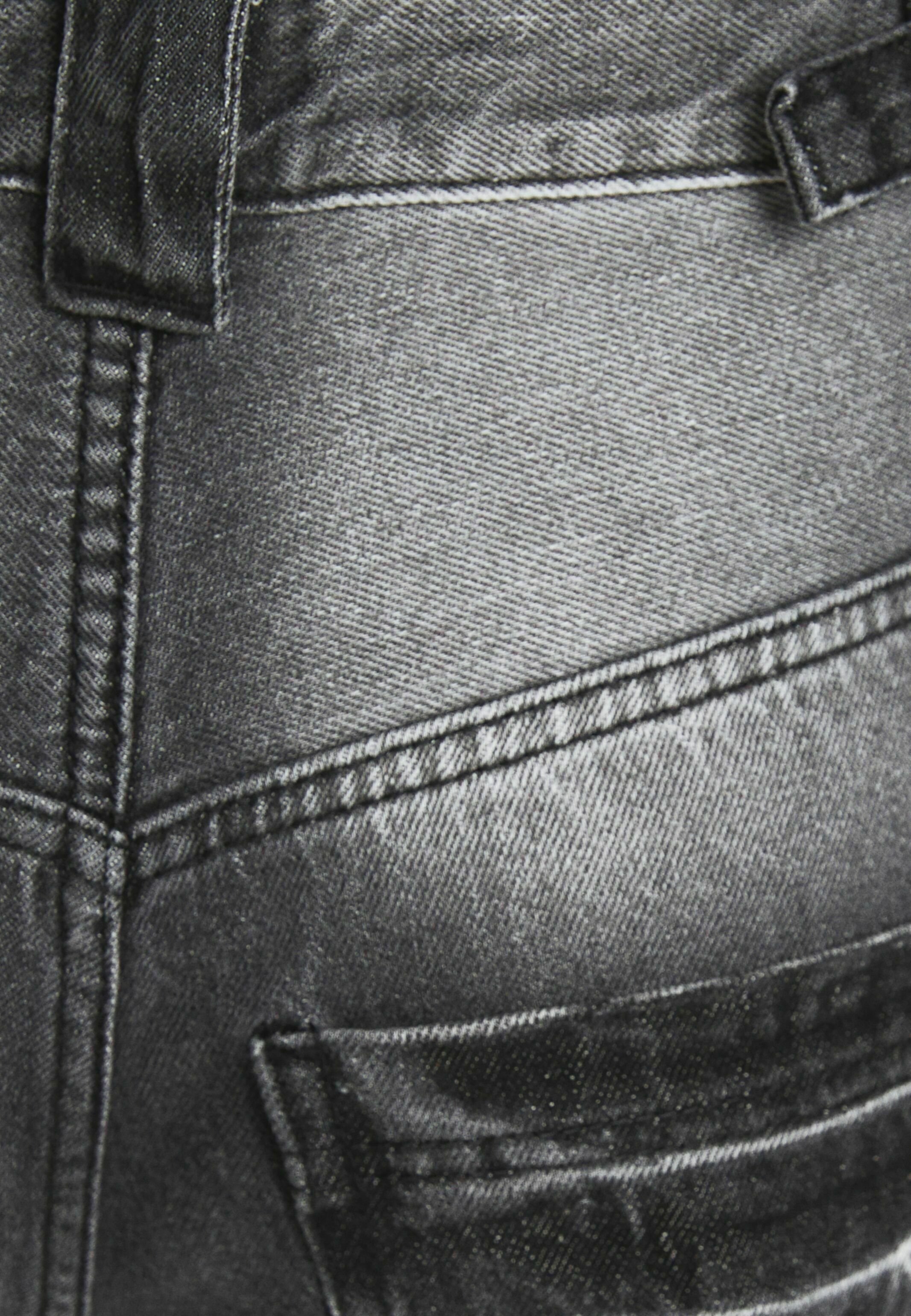 Relaxed fit jeans