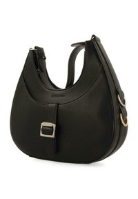 Bolso de mano de cuero negro con forma redondeada, que presenta un detalle de hebilla prominente y acentos de hardware en tono dorado en la correa.