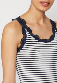 Rosemunde BABETTE U NECK - Top - ivory/navy