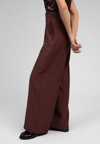 AN'GE PERLINA - Pantalon classique - chocolat
