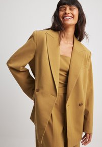 NA-KD - ZWEIREIHIGER - Manteau court - camel Image miniature 1