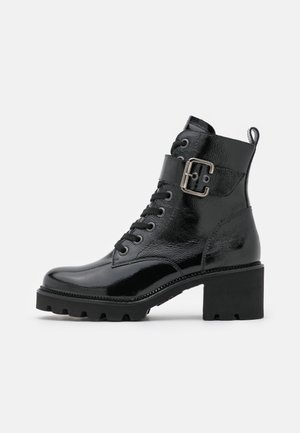 Stivaletti con plateau - black
