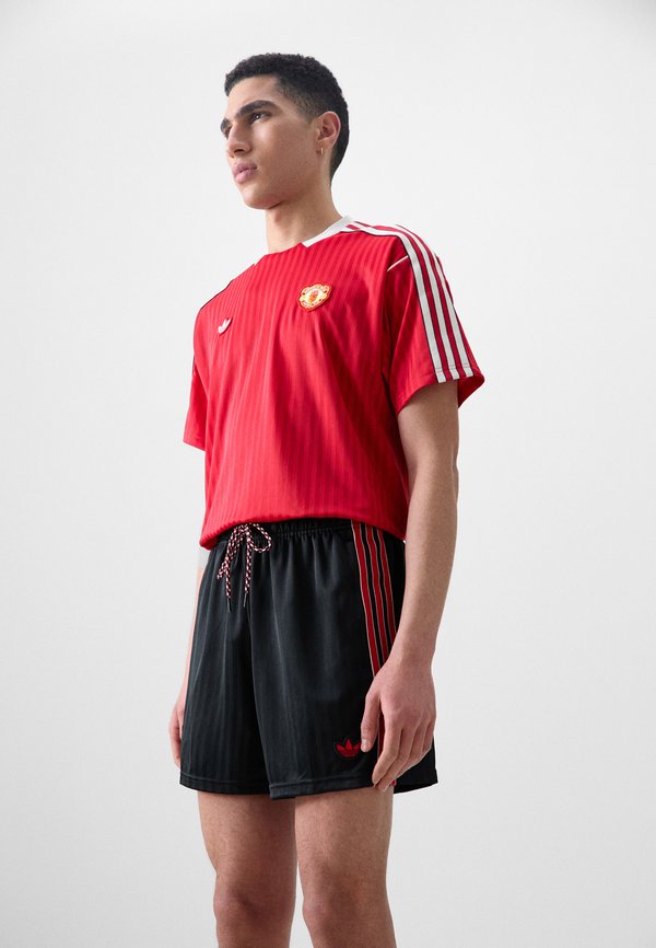 MANCHESTER UNITED ICON  - Club wear2