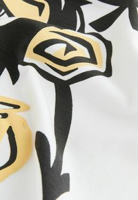 Unselected, ecru white monkey