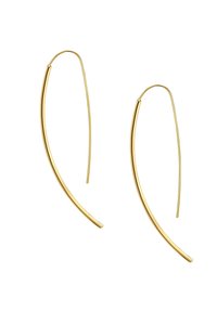 Zlato-tonirane uhane v obliki obroča z elegantnim in podolgovatim dizajnom. Gladka tekstura in ukrivljena oblika, opremljena s tanko žico. Minimalističen in moderen slog.