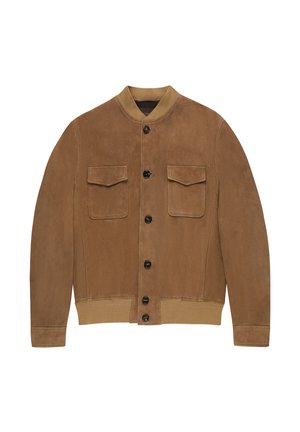 Bruine suède jas met knoopsluiting aan de voorkant, twee klepzakken op de borst, geribde kraag, manchetten en zoom.