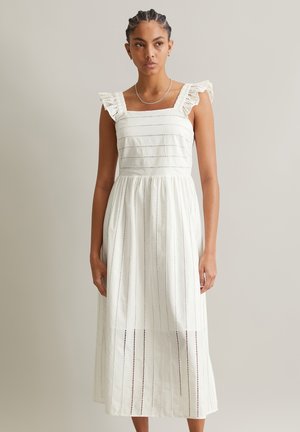 SHAPED AUS BRODERIE ANGLAISE - Robe de jour - silky white