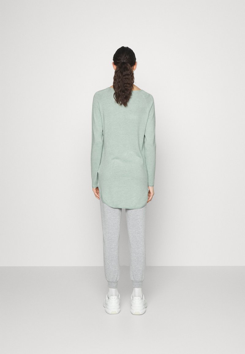 Damen Strickjacken | ONLY Tall ONLMILA LONG Strickpullover ether/dunkelblau - ZC72674 Damen Strickjacken | ONLY Tall ONLMILA LONG Strickpullover ether/dunkelblau - ZC72674