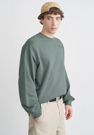 PUNCHED  - Sudadera - velvet green