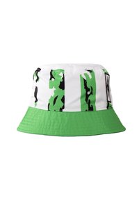 Een bucket hat van gladde stof met een witte basis en een groen-zwart camouflagepatroon; heeft een brede groene rand en gestikte details.