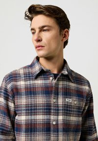 Wrangler LONG SLEEVE BRUSHED - REGULAR FIT - Skjorta - navy birch