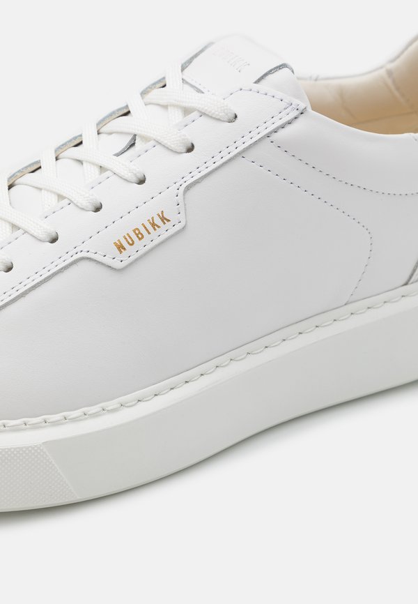 VINCE TORA - Trainers3