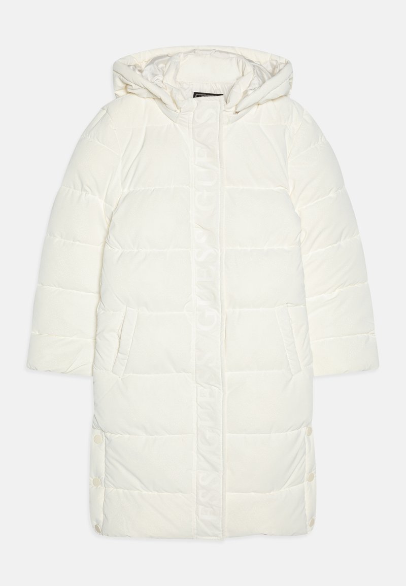 Vit puffjacka med huva, med horisontell quiltning, sidofickor och en logodetalj som löper vertikalt längs framsidan.