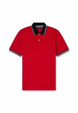 Rode polo shirt met een marineblauwe kraag, voorzien van witte en blauwe gestreepte accenten op de kraag en mouwen. Gemaakt van glad, ademend stof.