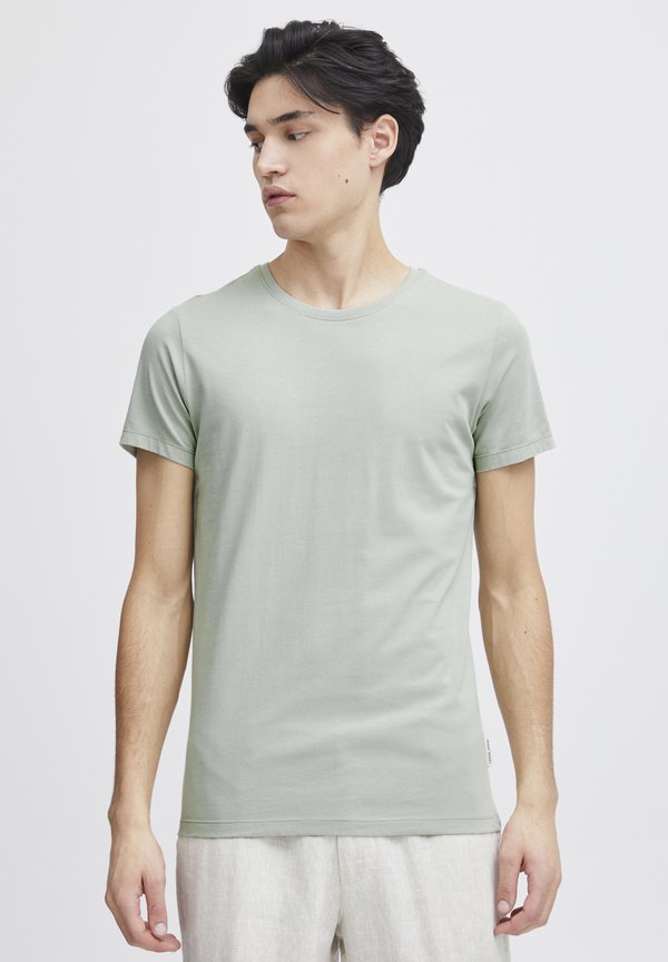 CFDavid - Basic T-shirt - desert sage