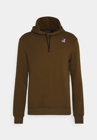 Bruine hoodie met lange mouwen, een trekkoord, geribbelde manchetten en een klein logoplaatje op de borst. Gladde textuur, casual pasvorm.