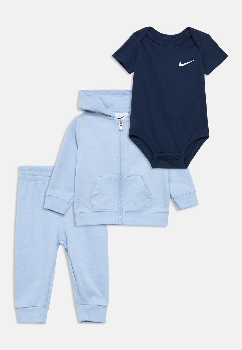 Nike Sportswear UNISEX SET T shirt Bas Blue bl Zalando se Nike Sportswear UNISEX SET T shirt Bas Blue bl Zalando se