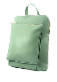 Mintgroene leren rugzak met een gestructureerde afwerking, voorzien van een voorzak met ritssluiting en een eenvoudig, rond ontwerp. Gouden ritssluiting accenten.