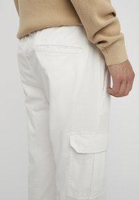 BZB JOGGER DROIT - Pantalon cargo - blanc