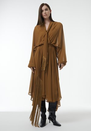 FRINGED BELT AND SCARF KAFTAN - Jerseyjurk - brown