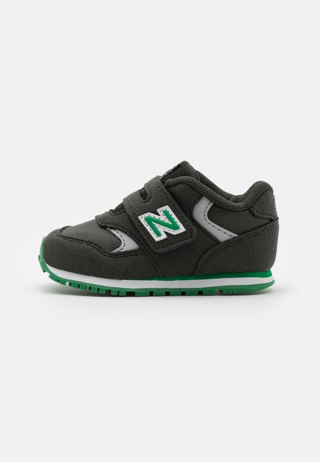 IV393CGN-M UNISEX - Sneakersy niskie - green